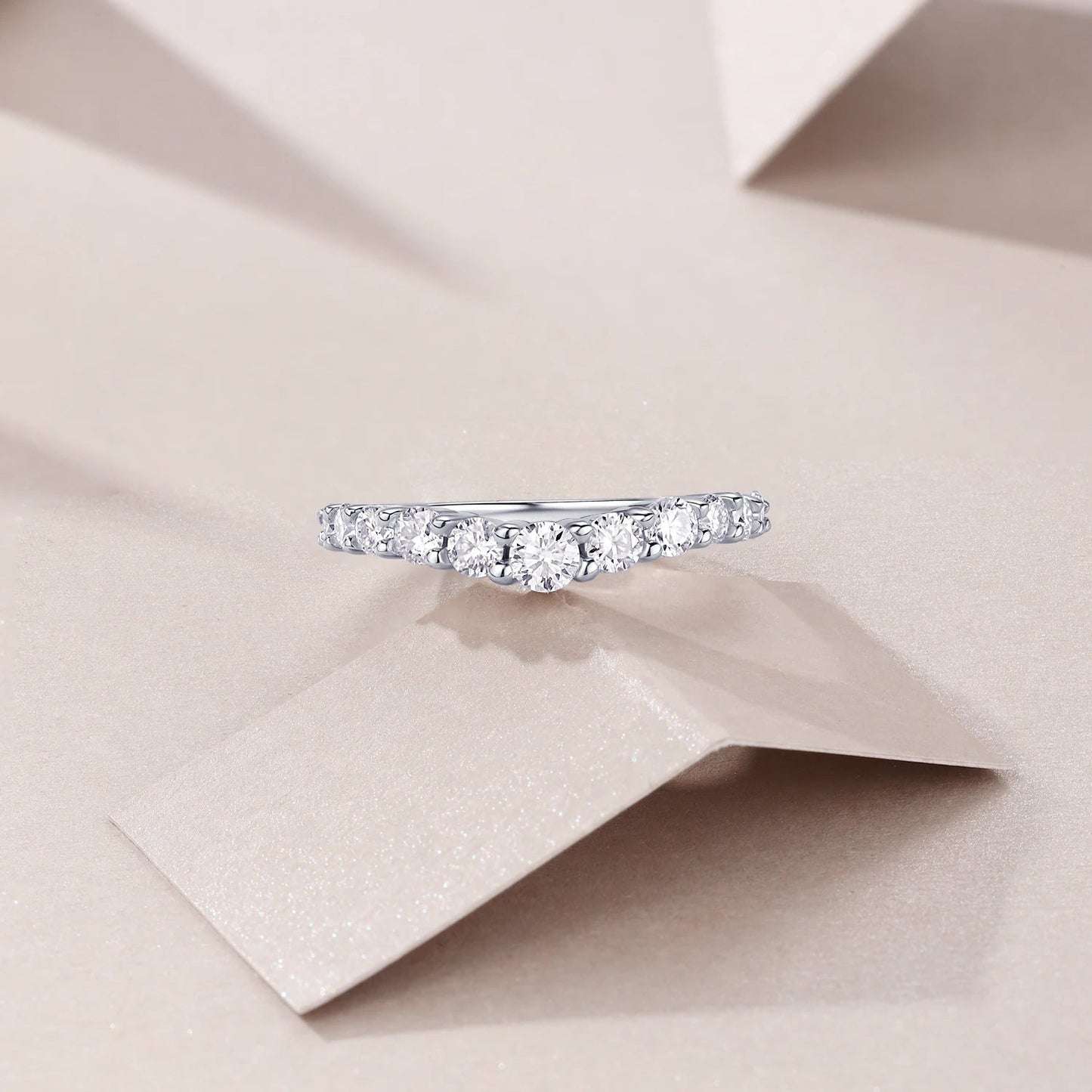 Trendy 925 Sterling Silver Wedding Ring Round Brilliant Cut Moissanite Eternity Engagement Ring ferrersa