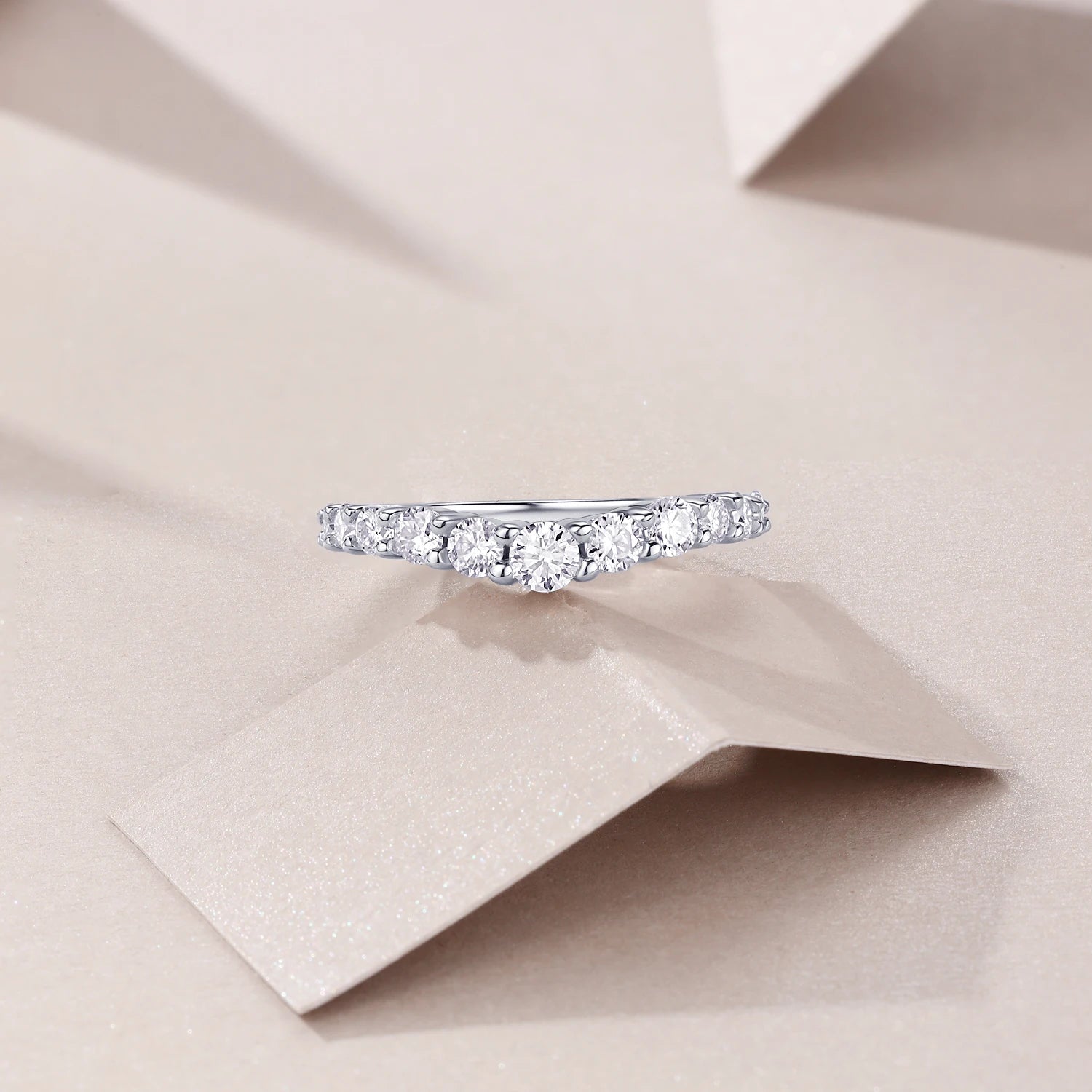 Trendy 925 Sterling Silver Wedding Ring Round Brilliant Cut Moissanite Eternity Engagement Ring ferrersa