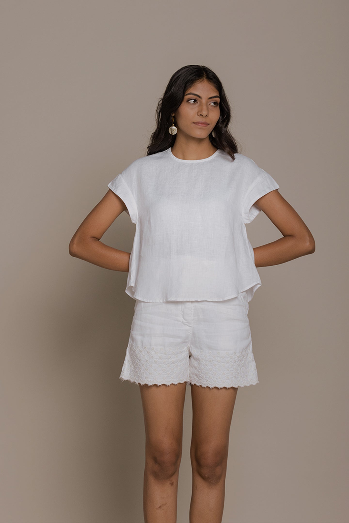 Sandcastle Saturdays Top in White DC-Reistor