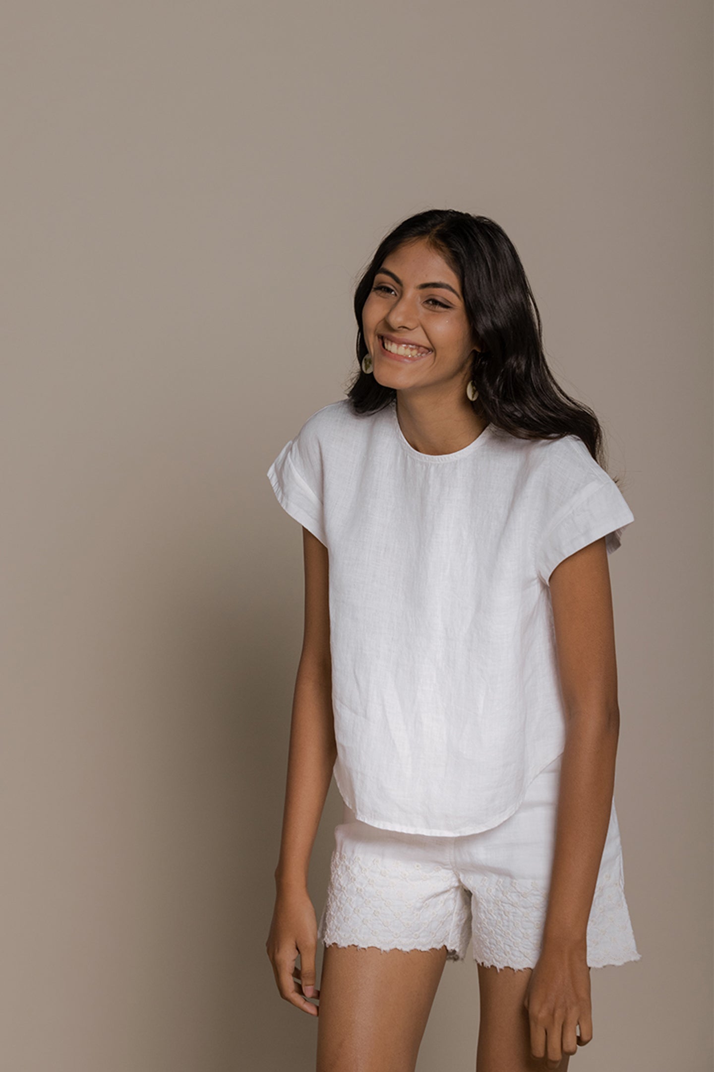 Sandcastle Saturdays Top in White DC-Reistor