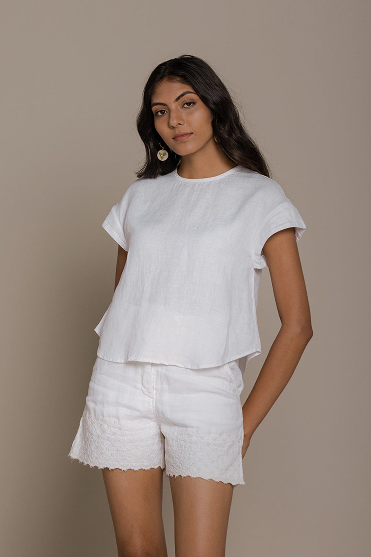 Sandcastle Saturdays Top in White DC-Reistor