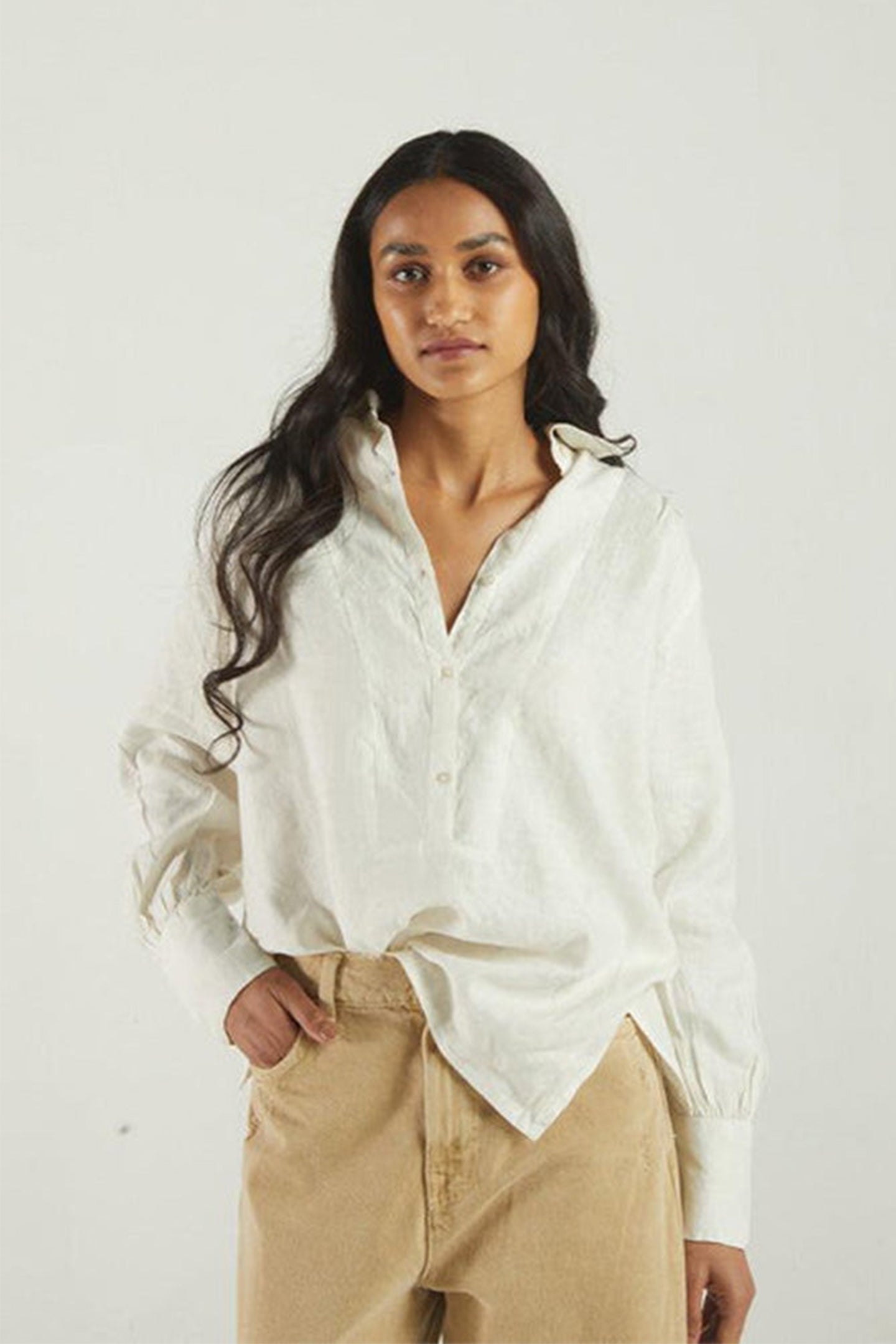 Summer Shirt in Off-white DC-Reistor