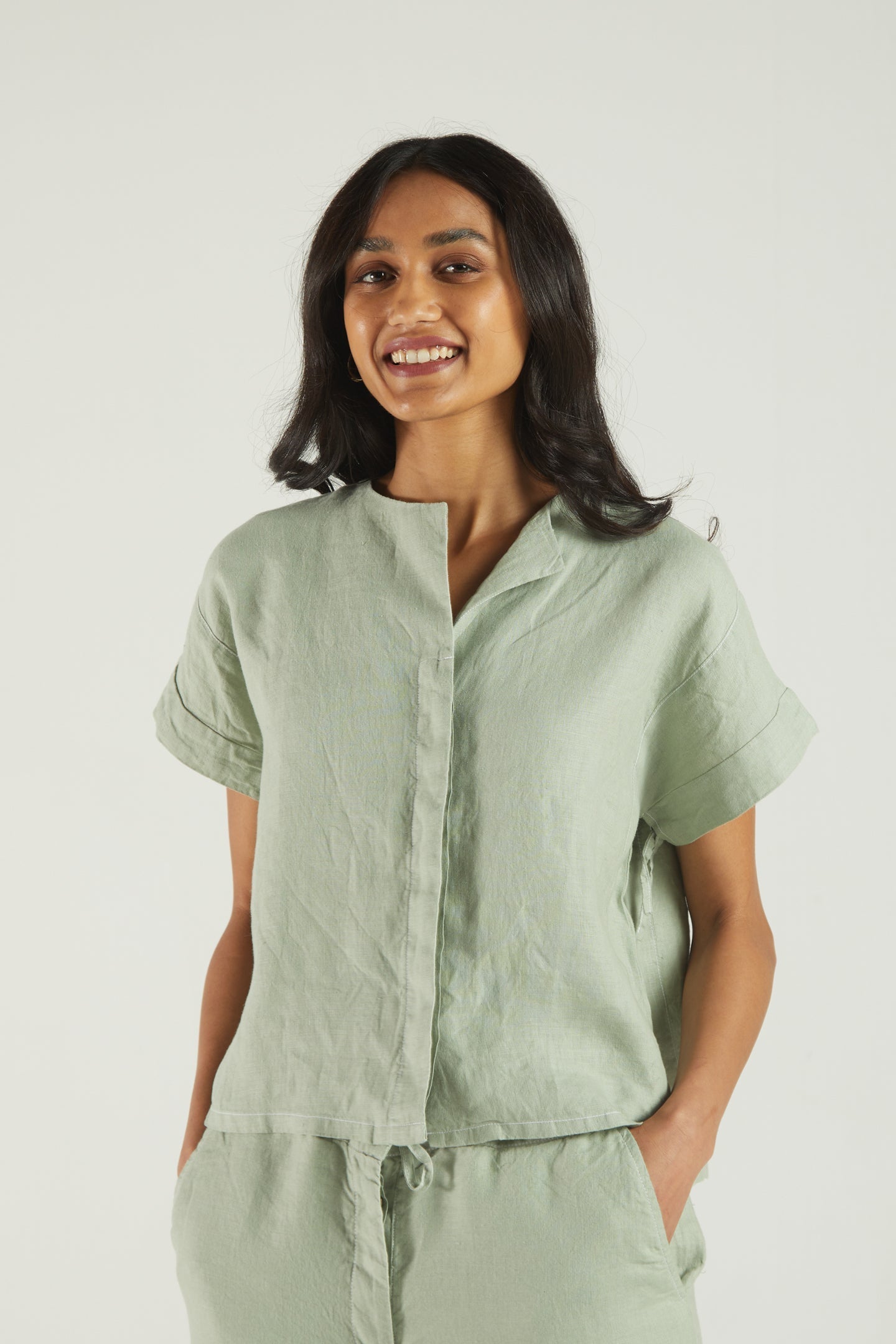 The Daydreams Shirt in Light Olive DC-Reistor