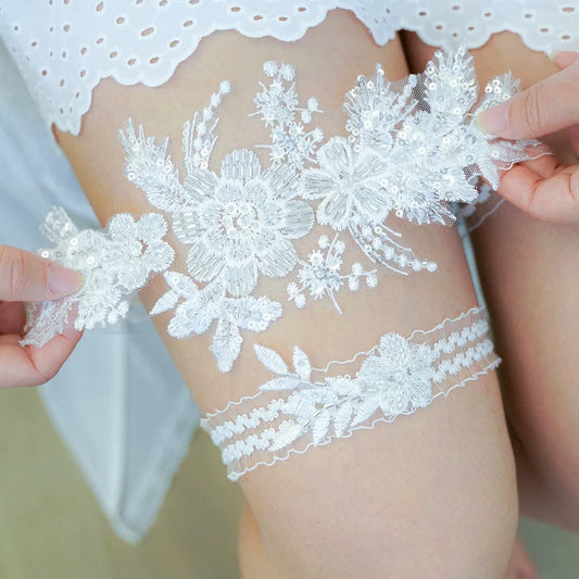 1pc Elegant White Floral Bridal Sock Straps - Hand-Embroidered Beaded Thigh-High leg loops, Stretchy Elastic Wedding, Formal & Everyday hosiery for Brides, Bridesmaids - Vintage Floral sock straps for Women'S footwear Decorat ferrersa